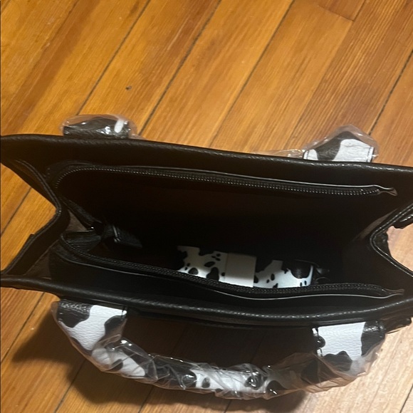 Stylish Black and White Women’s Hand Bag - Picture 3 of 6